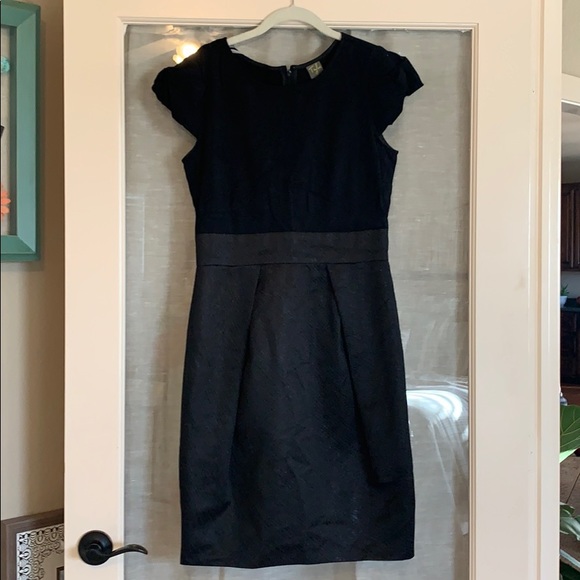 Black dress - Picture 1 of 3
